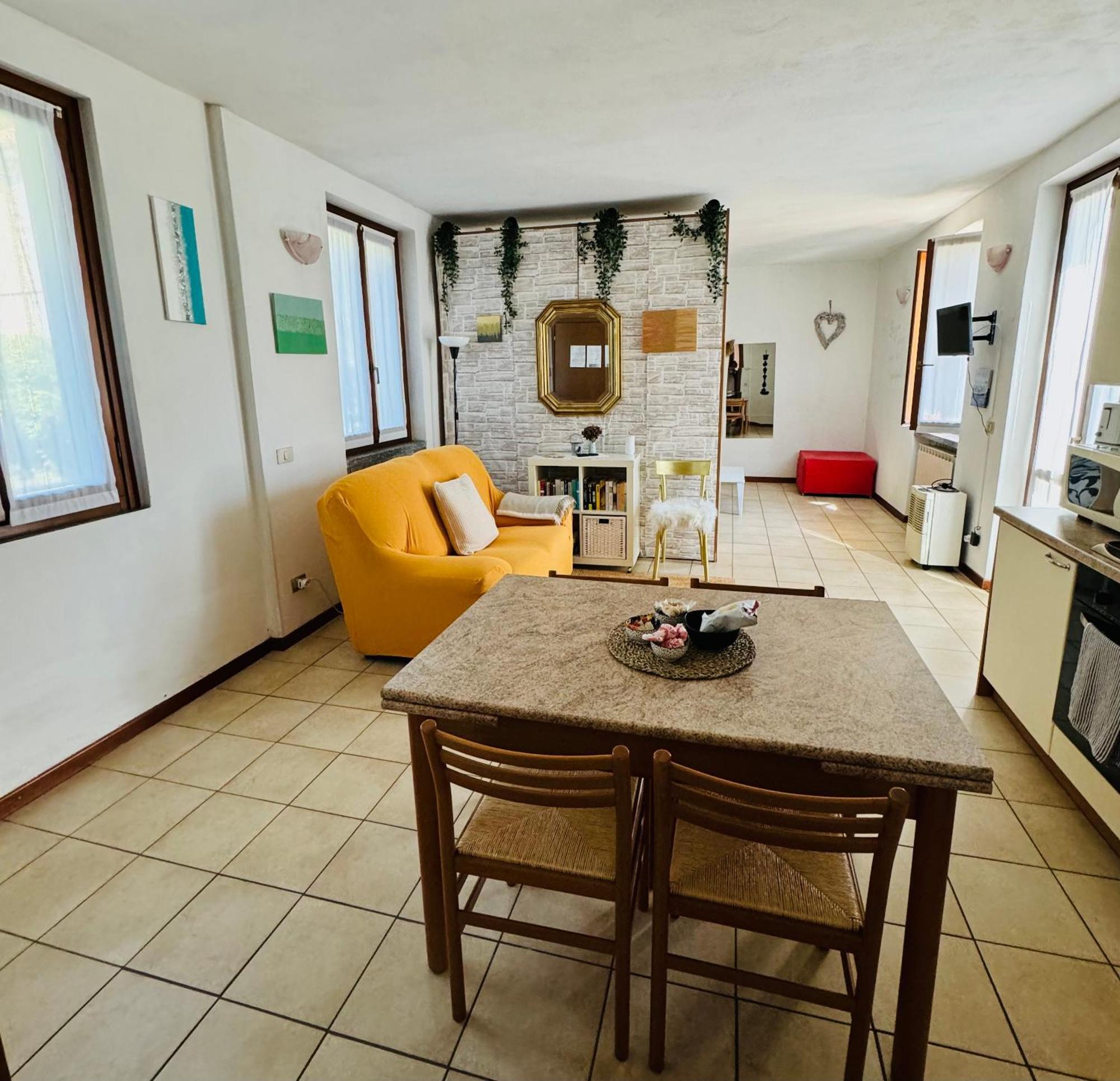Ferienwohnung Casa Nonna Elide Besozzo Exterior foto